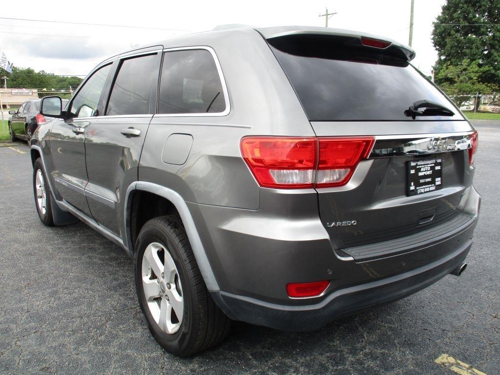 Jeep Grand Cherokee Laredo 2WD 2012