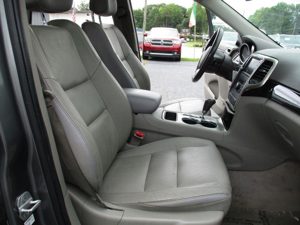 Jeep Grand Cherokee Laredo 2WD 2012