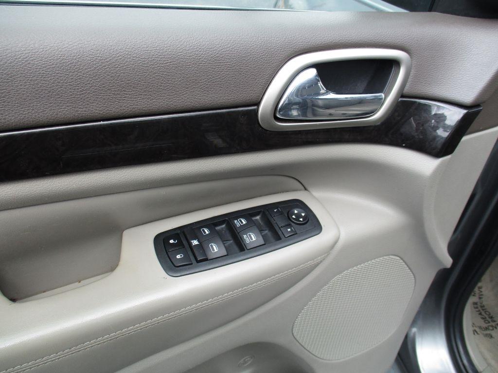 Jeep Grand Cherokee Laredo 2WD 2012