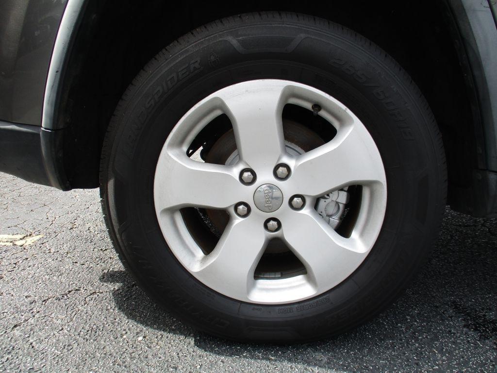 Jeep Grand Cherokee Laredo 2WD 2012