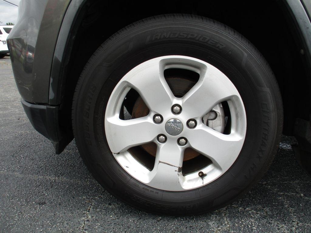 Jeep Grand Cherokee Laredo 2WD 2012