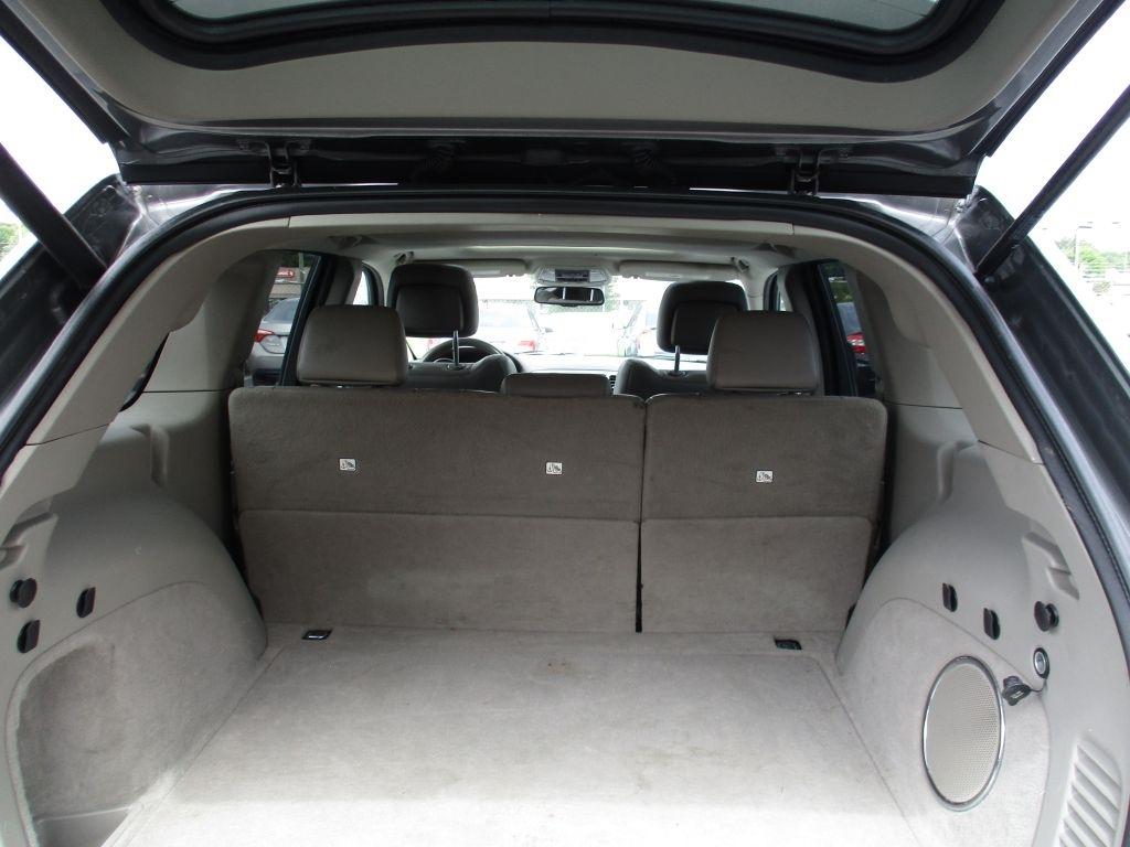 Jeep Grand Cherokee Laredo 2WD 2012