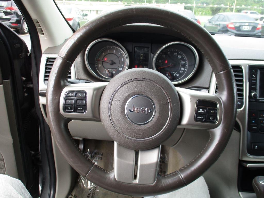 Jeep Grand Cherokee Laredo 2WD 2012