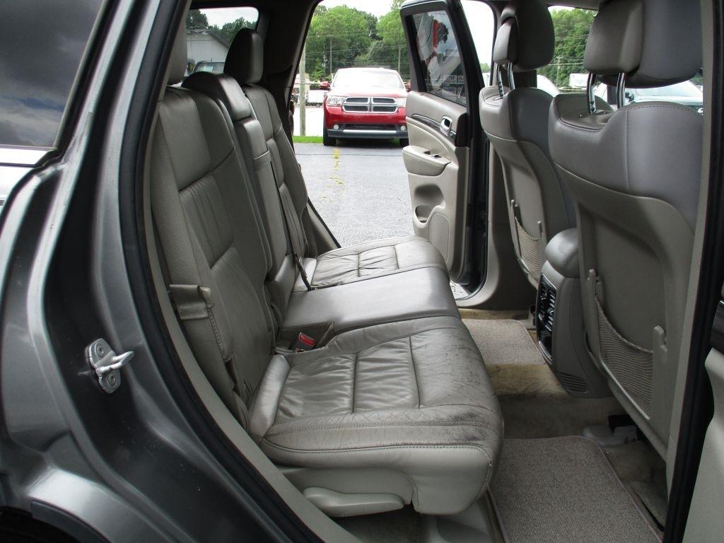 Jeep Grand Cherokee Laredo 2WD 2012