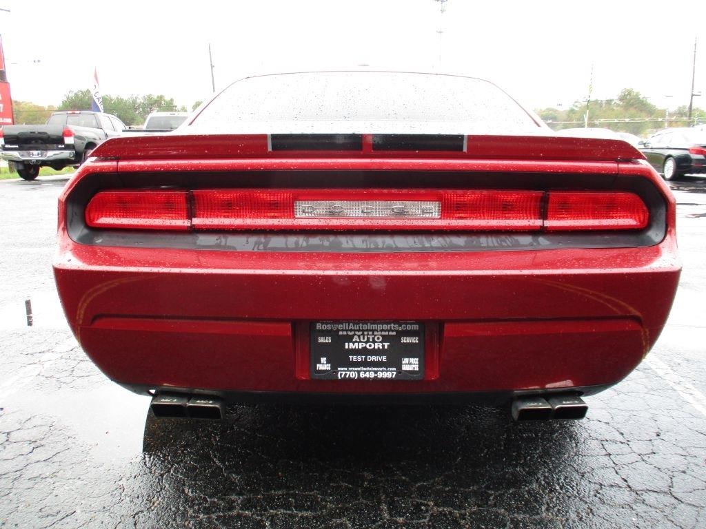 Dodge Challenger SE 2010