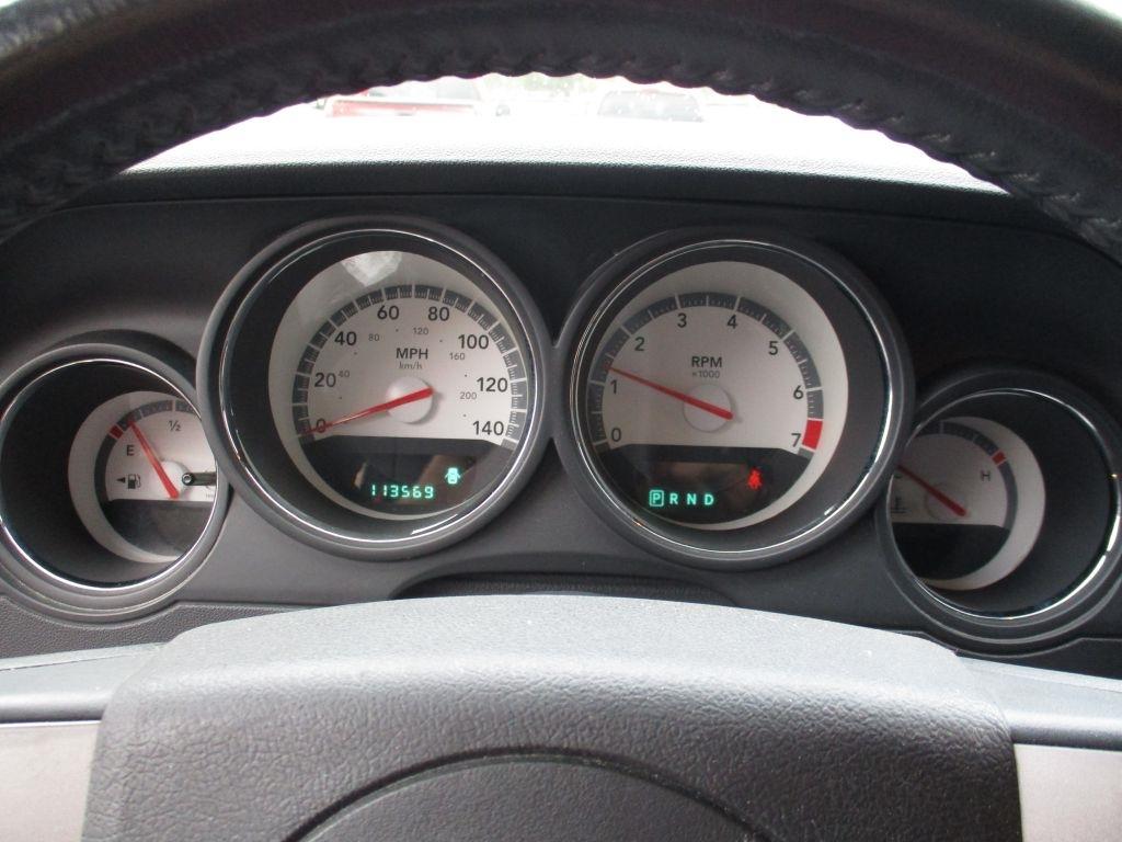 Dodge Challenger SE 2010