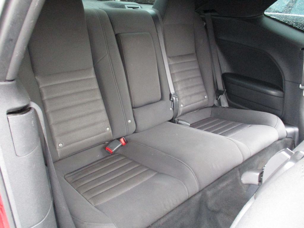 Dodge Challenger SE 2010