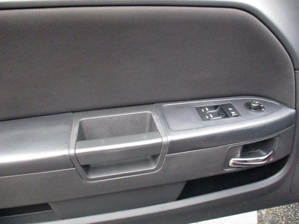 Dodge Challenger SE 2010