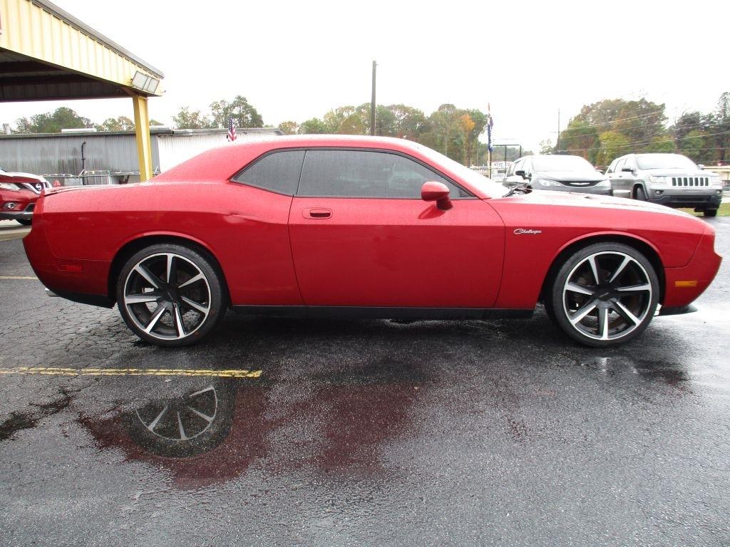 Dodge Challenger SE 2010