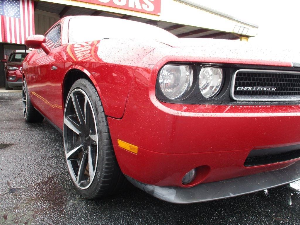 Dodge Challenger SE 2010