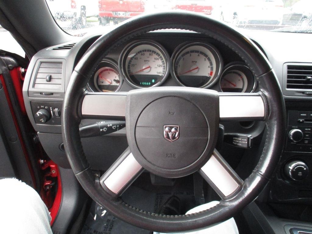 Dodge Challenger SE 2010