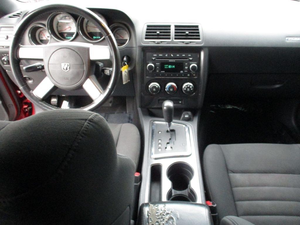 Dodge Challenger SE 2010