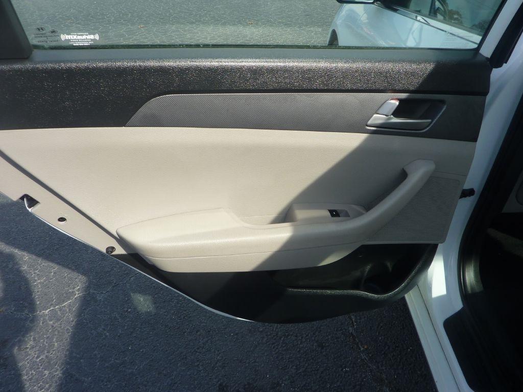 Hyundai Sonata SE 2017