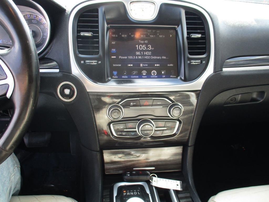 Chrysler 300 Limited RWD 2015