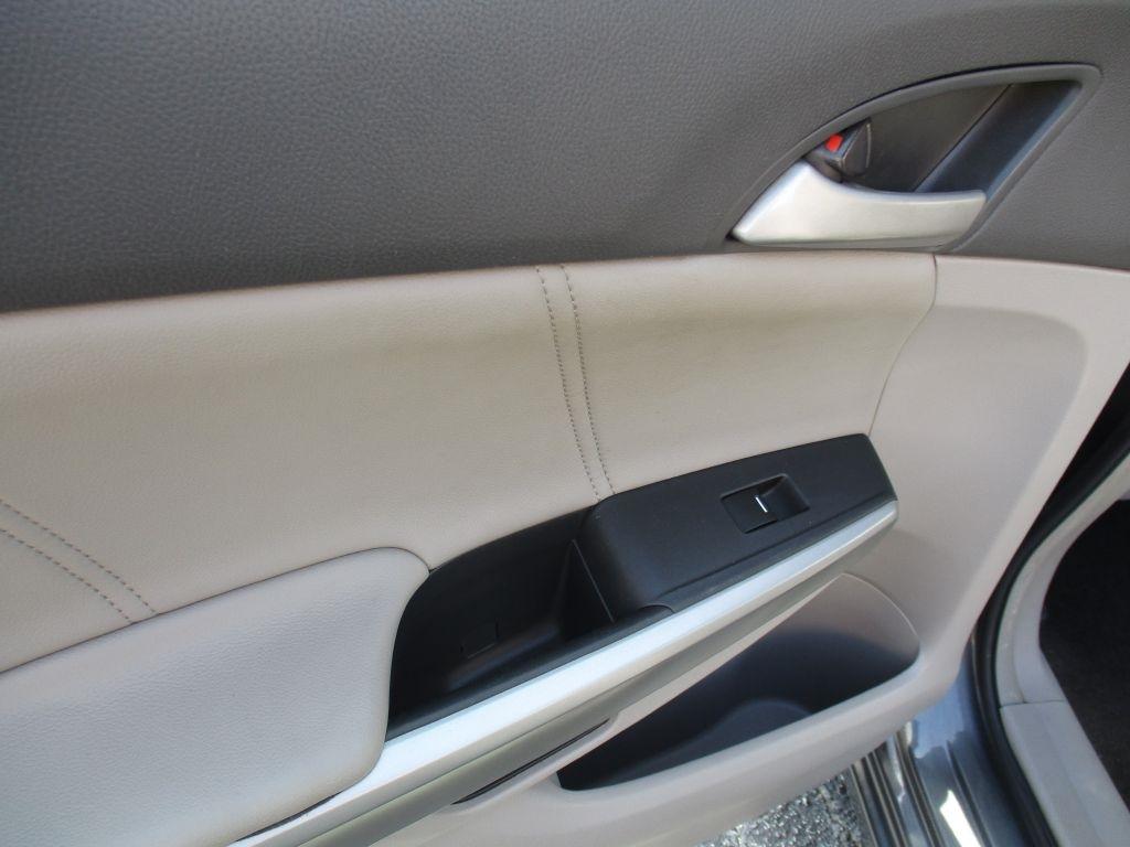 Honda Accord EX-L V-6 Sedan AT 2009