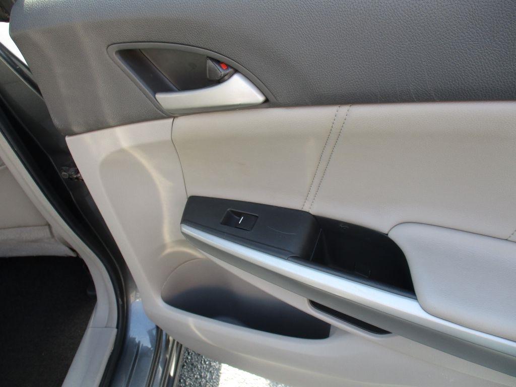 Honda Accord EX-L V-6 Sedan AT 2009