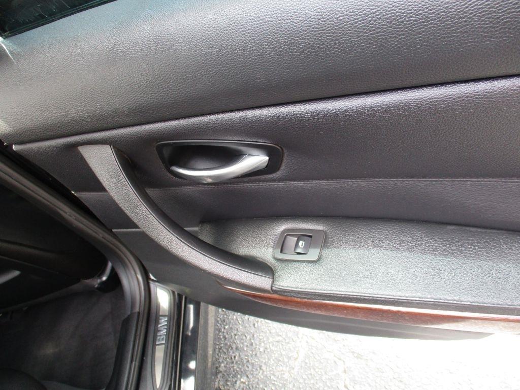 BMW 3-Series 335i SA 2011