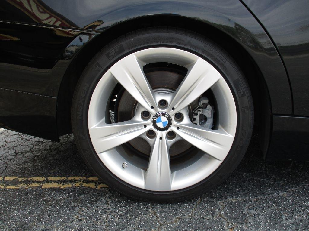 BMW 3-Series 335i SA 2011