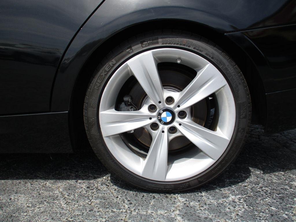 BMW 3-Series 335i SA 2011