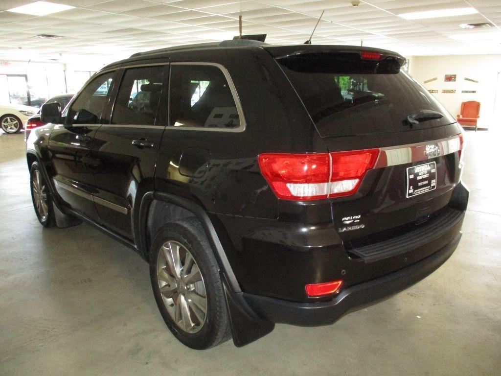 Jeep Grand Cherokee Laredo 2WD 2013