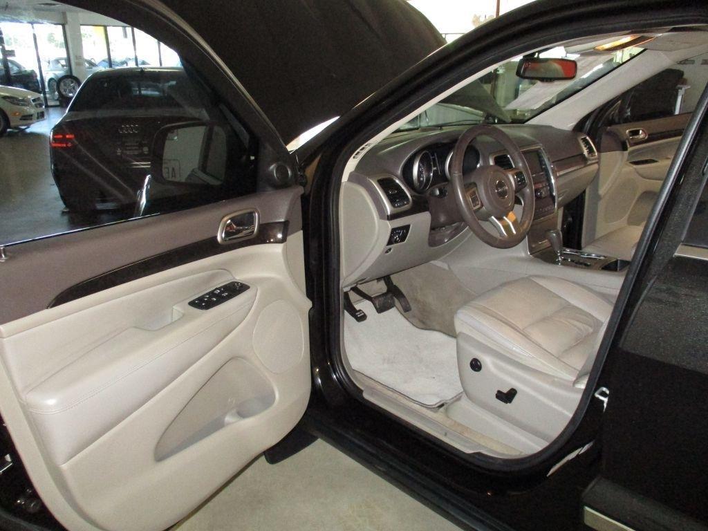 Jeep Grand Cherokee Laredo 2WD 2013