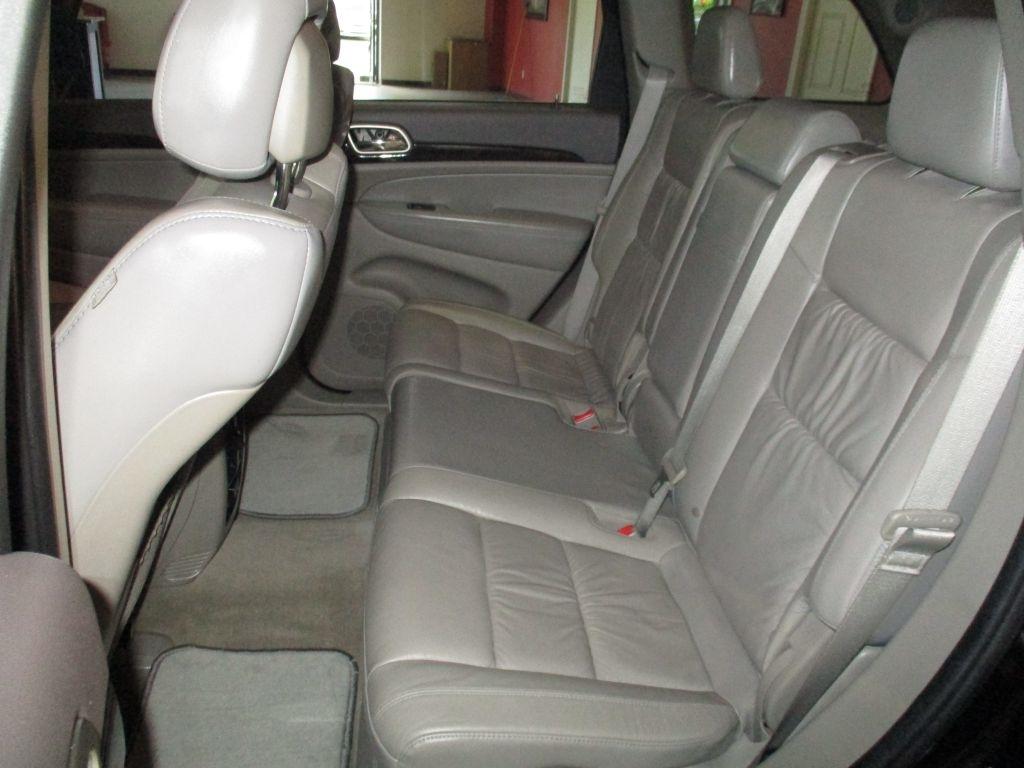 Jeep Grand Cherokee Laredo 2WD 2013