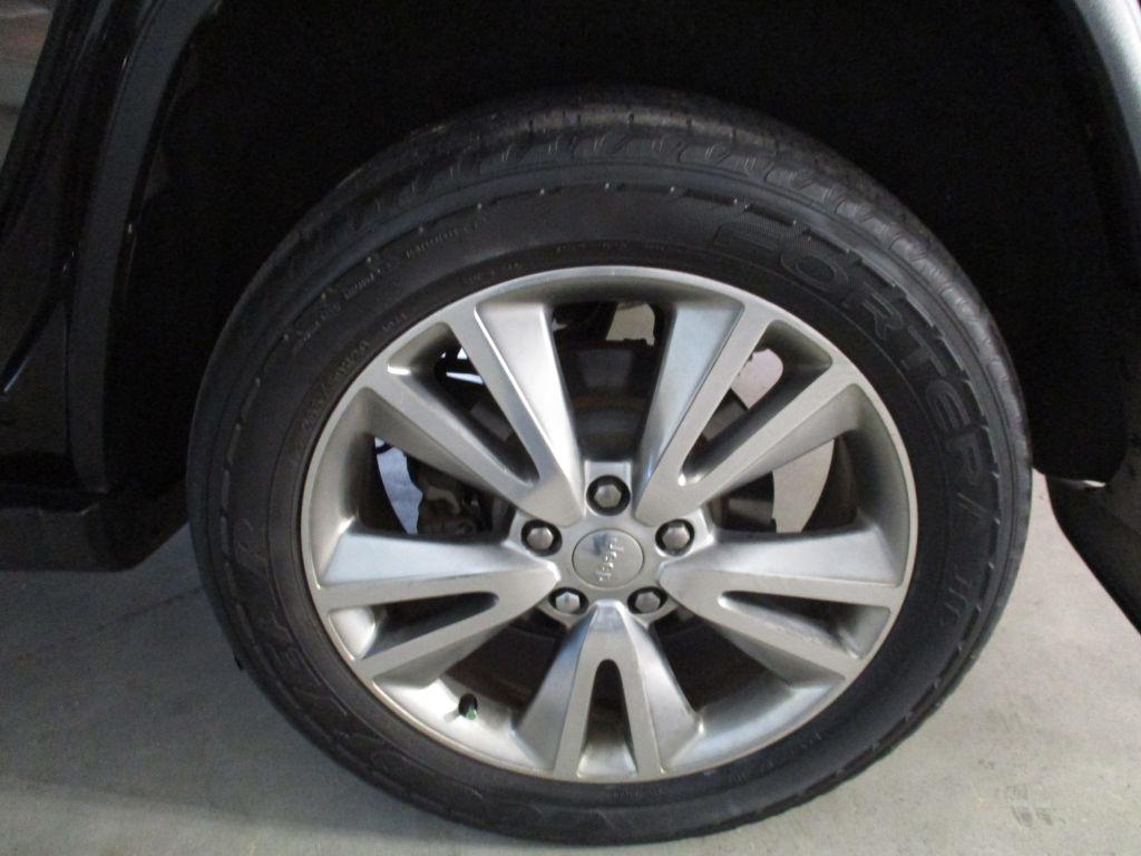 Jeep Grand Cherokee Laredo 2WD 2013