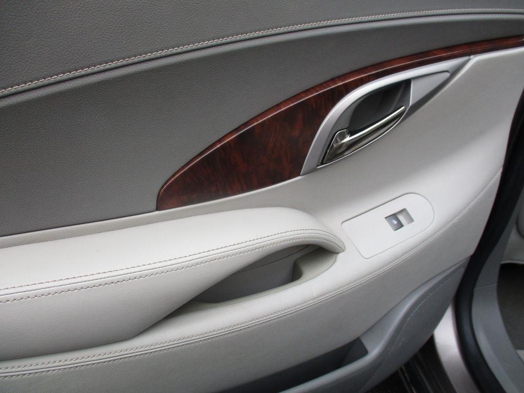 Buick LaCrosse CXL FWD 2010