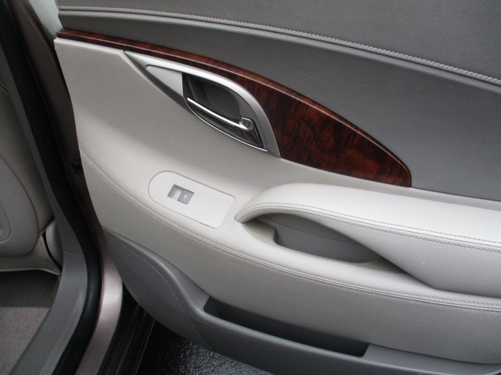 Buick LaCrosse CXL FWD 2010