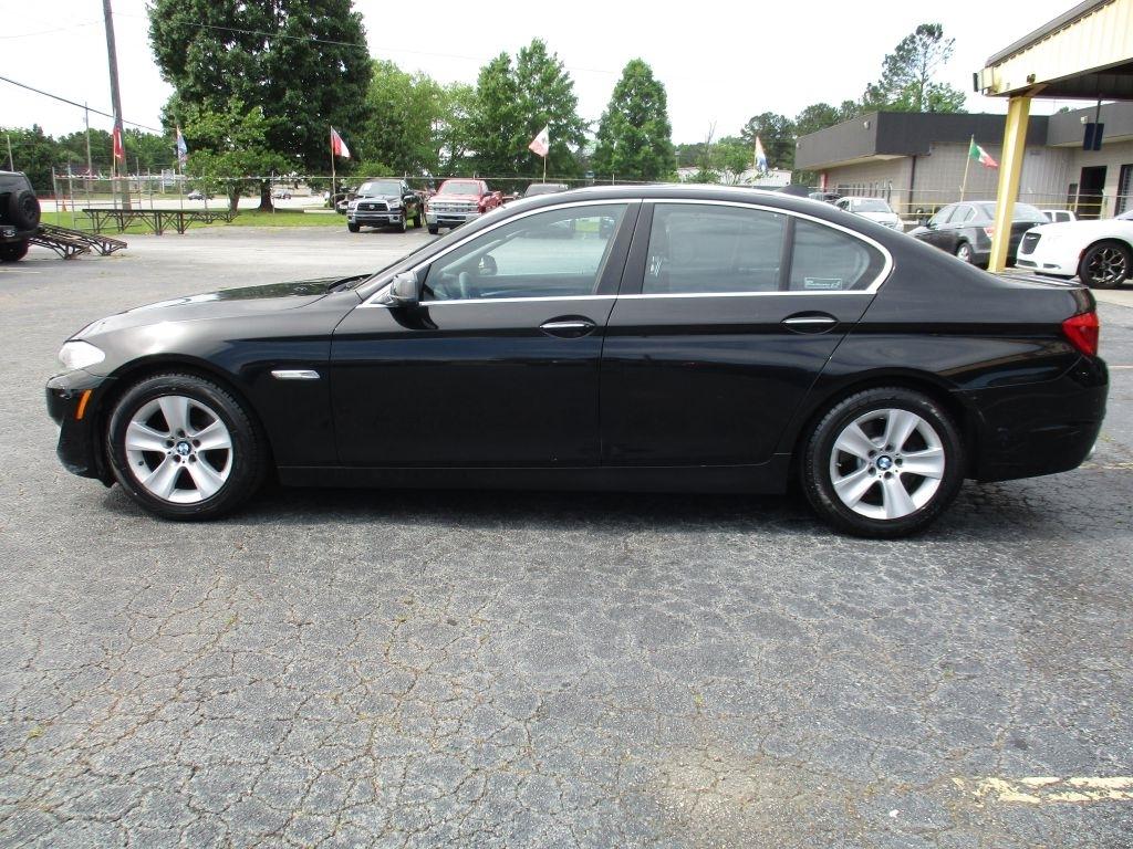 BMW 5-Series 528i 2011