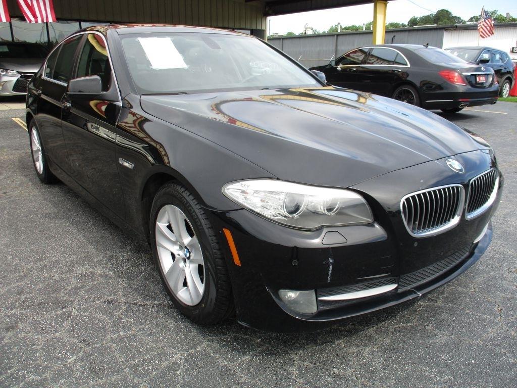 BMW 5-Series 528i 2011