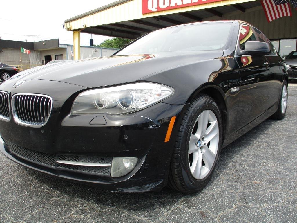 BMW 5-Series 528i 2011