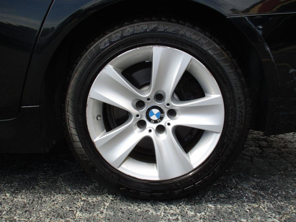 BMW 5-Series 528i 2011