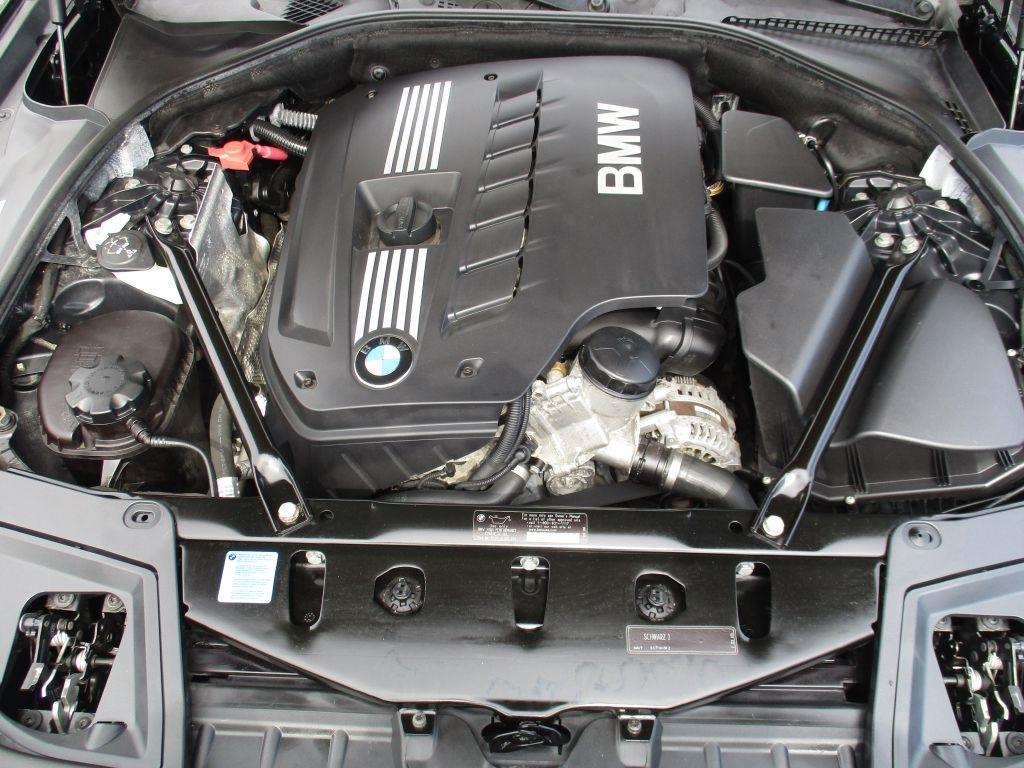 BMW 5-Series 528i 2011