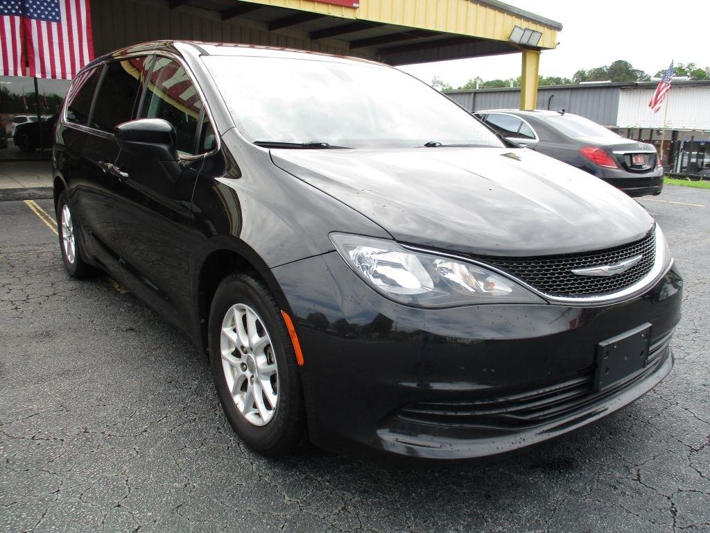 Chrysler Pacifica LX 2017