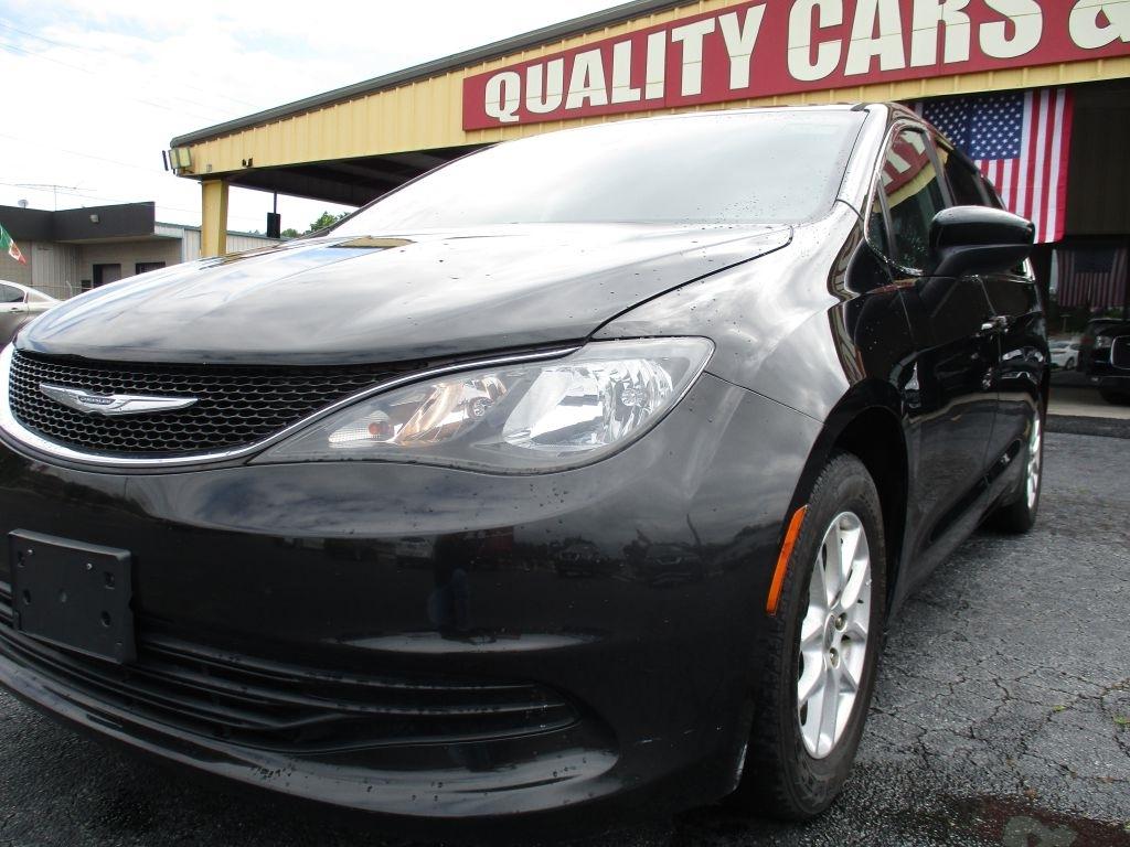 Chrysler Pacifica LX 2017