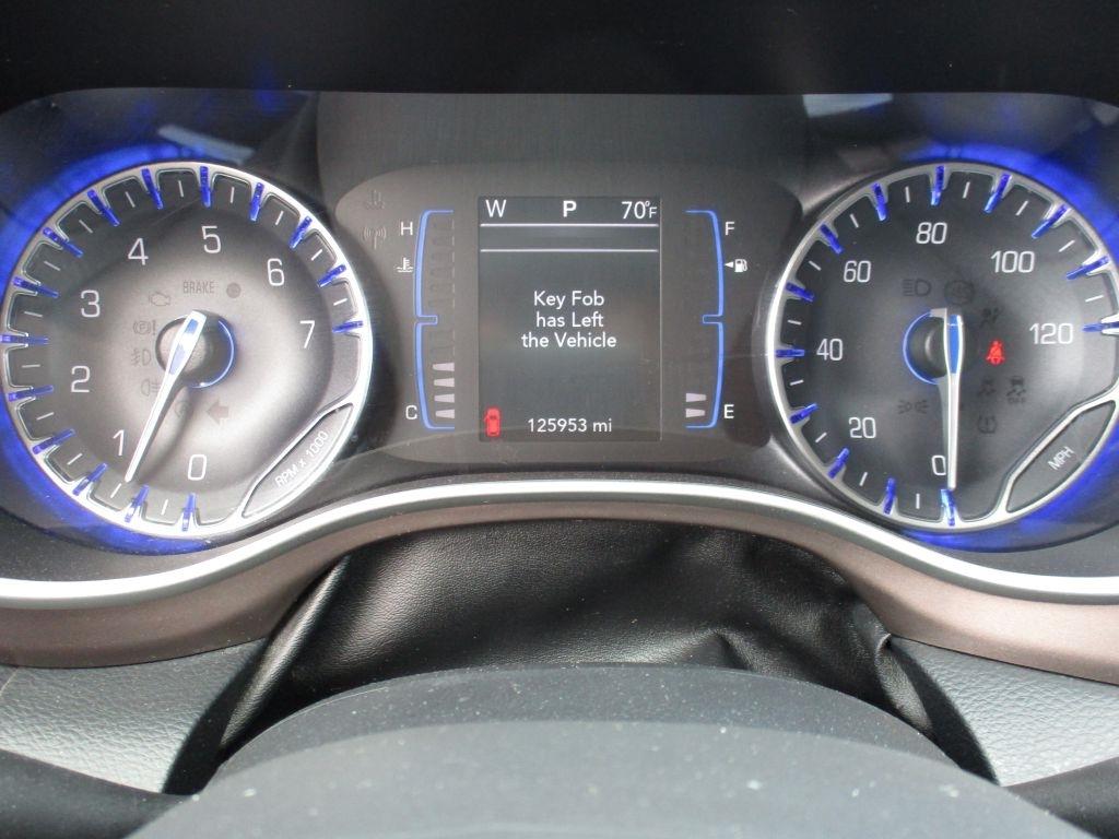 Chrysler Pacifica LX 2017