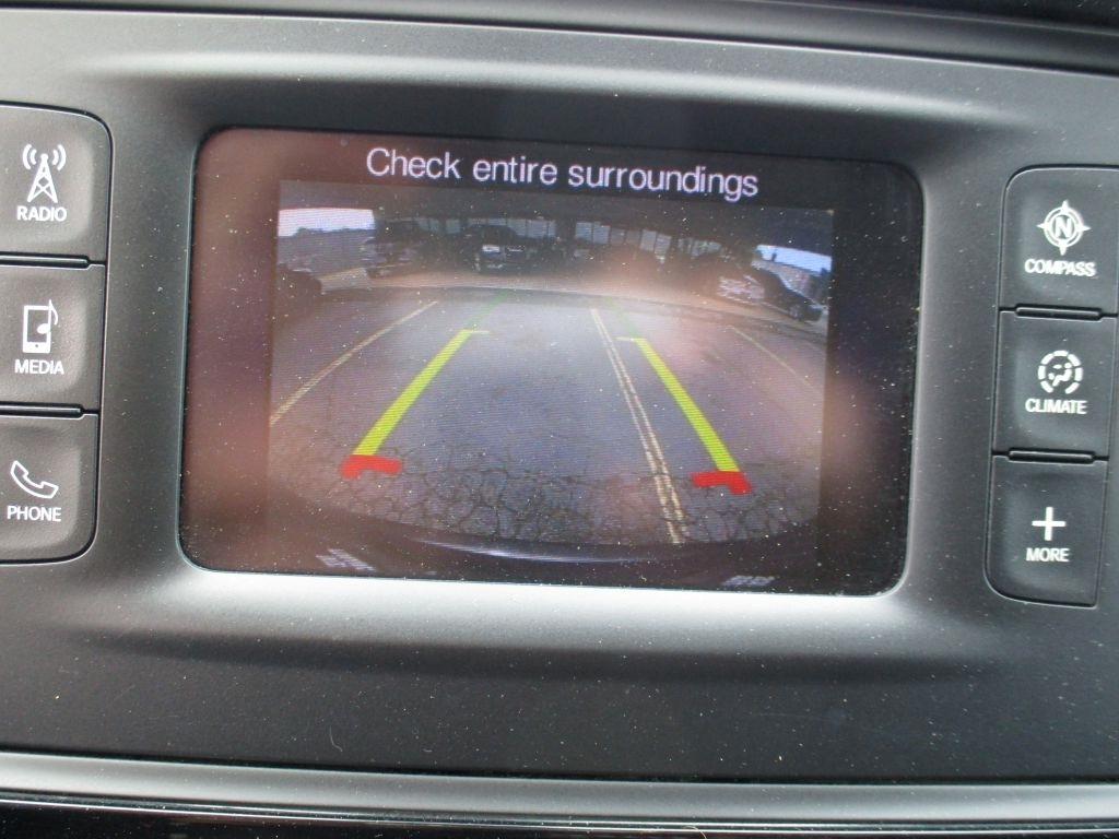 Chrysler Pacifica LX 2017
