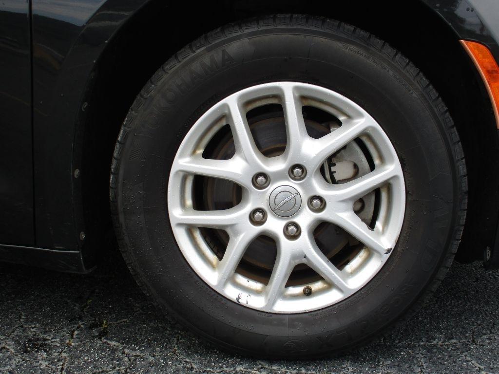 Chrysler Pacifica LX 2017