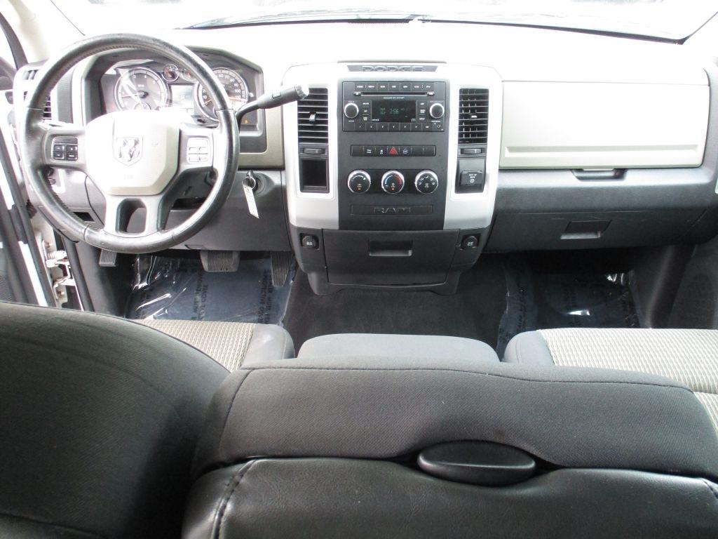Dodge 1500 SLT Crew Cab 2WD 2012