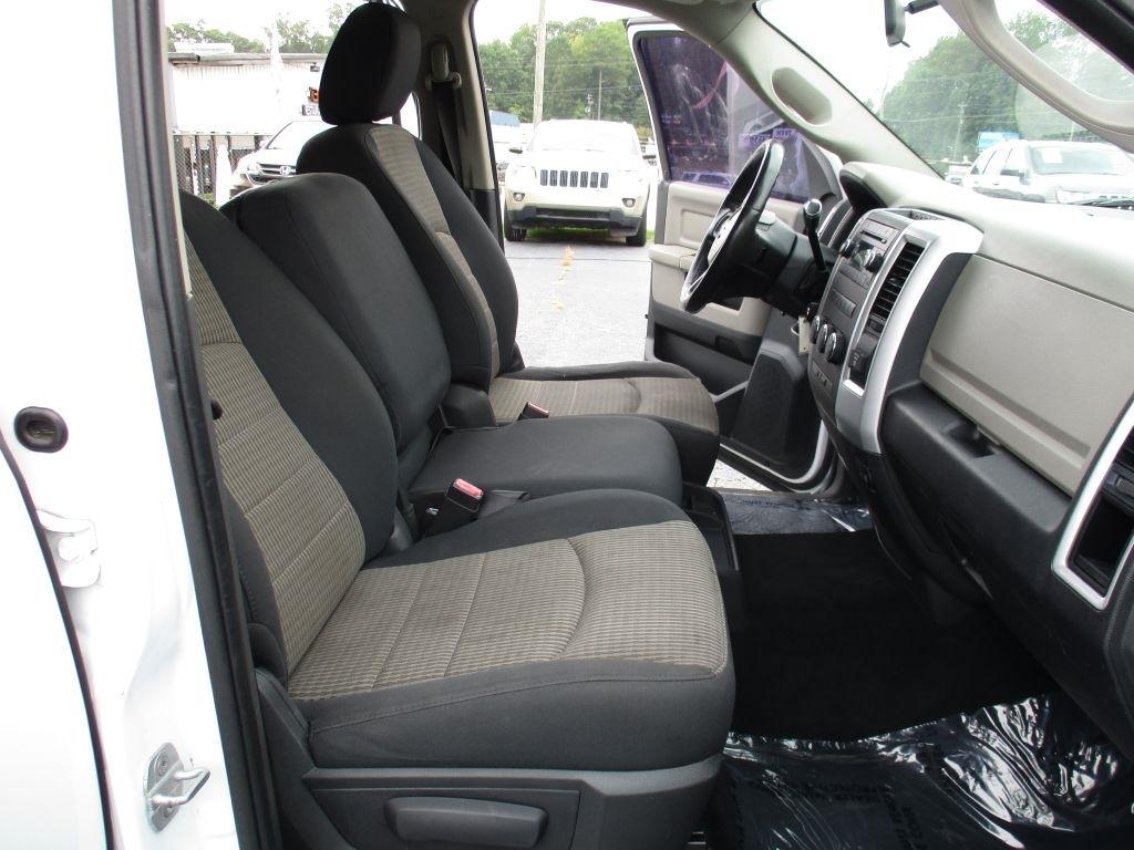 Dodge 1500 SLT Crew Cab 2WD 2012