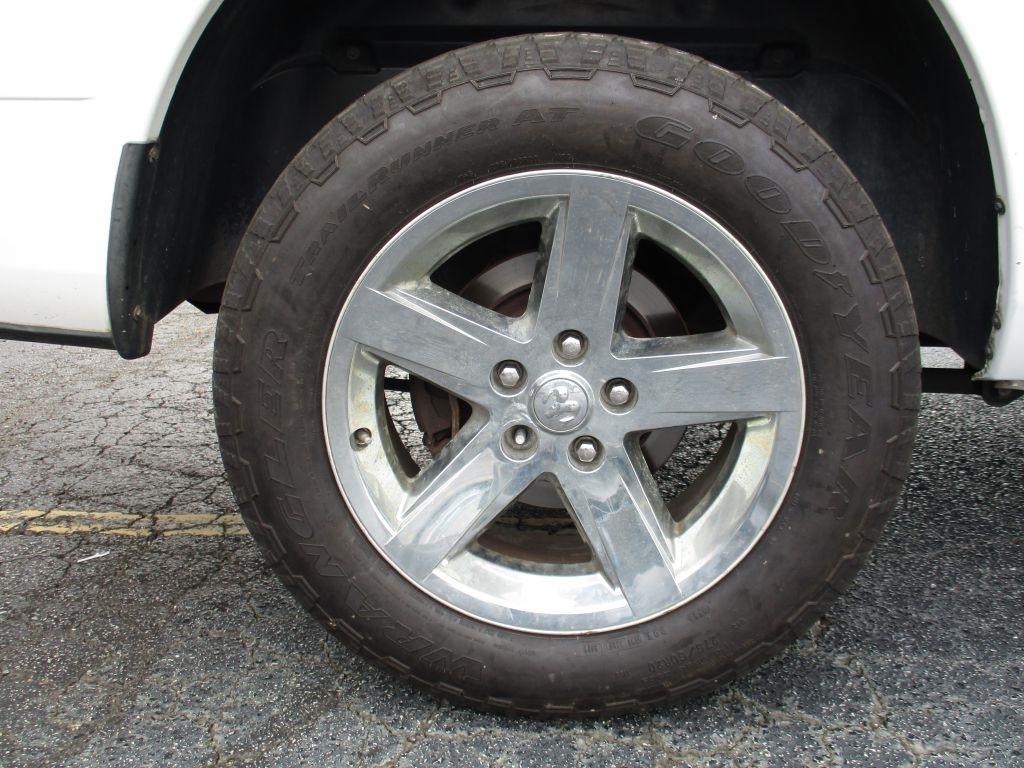 Dodge 1500 SLT Crew Cab 2WD 2012