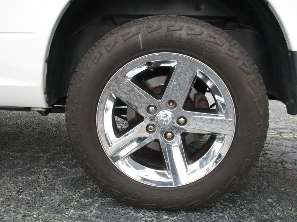 Dodge 1500 SLT Crew Cab 2WD 2012