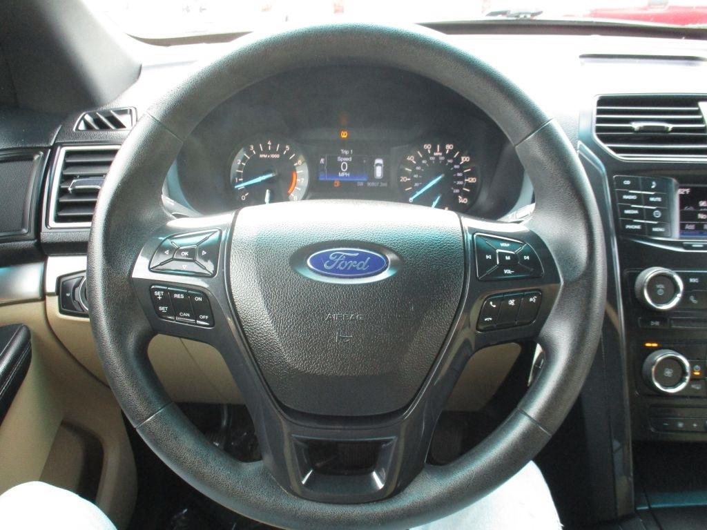 Ford Explorer Base 4WD 2016