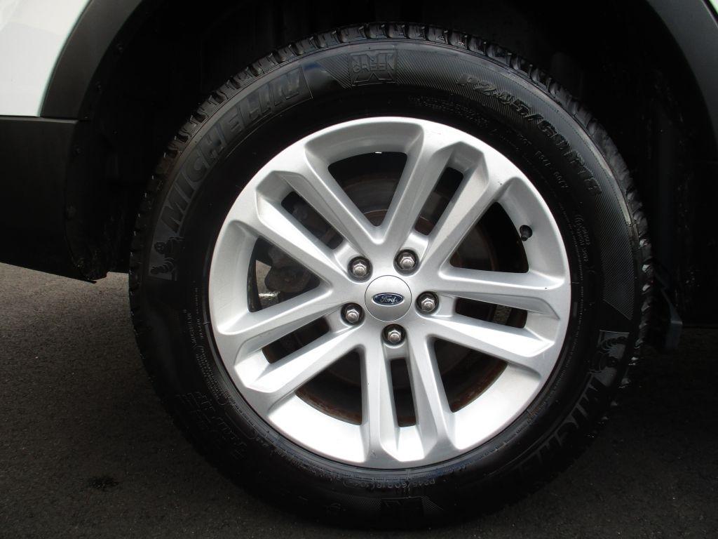 Ford Explorer Base 4WD 2016