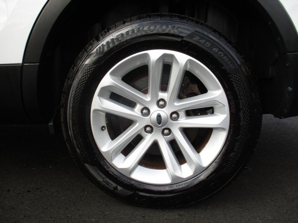 Ford Explorer Base 4WD 2016