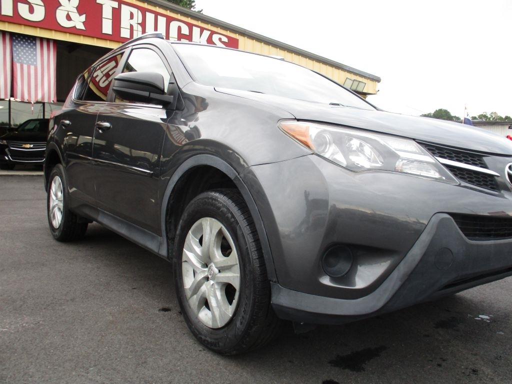 Toyota RAV4 LE FWD 2015