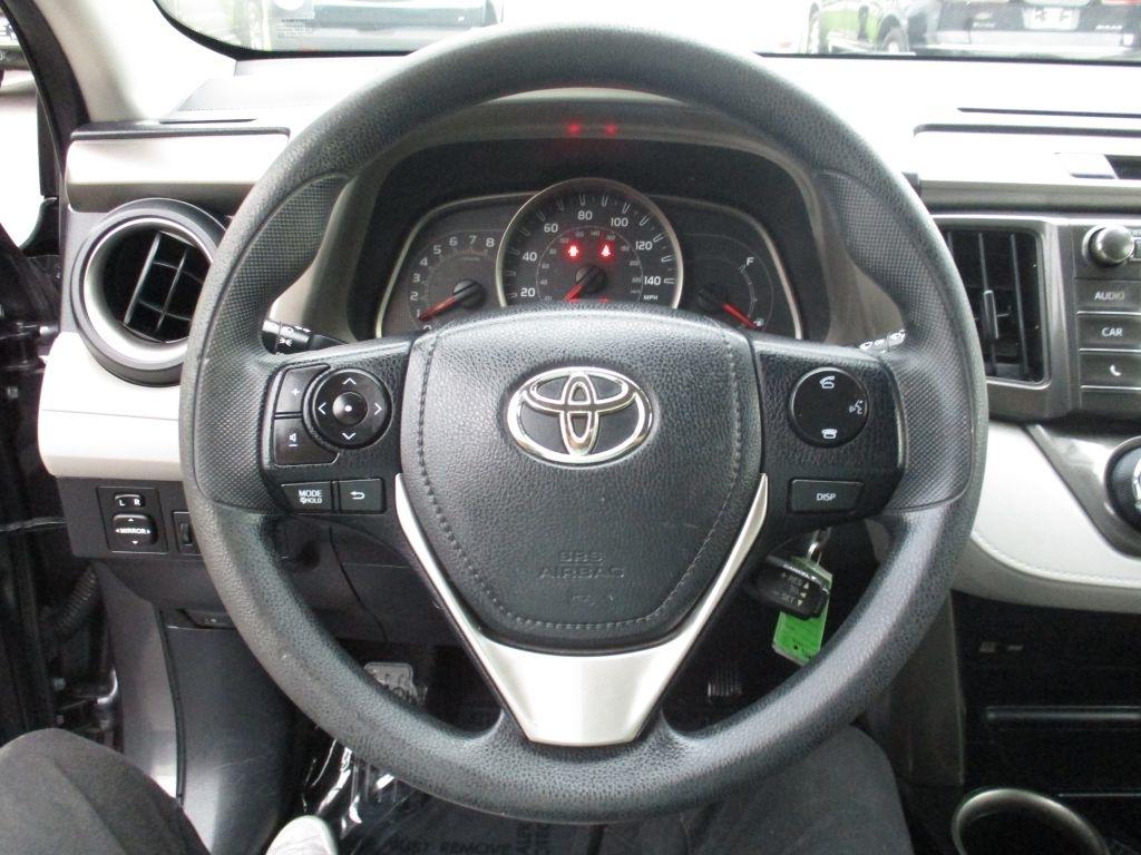 Toyota RAV4 LE FWD 2015