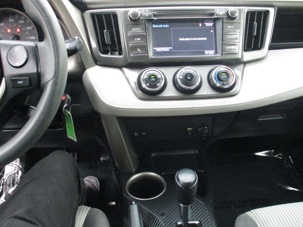 Toyota RAV4 LE FWD 2015
