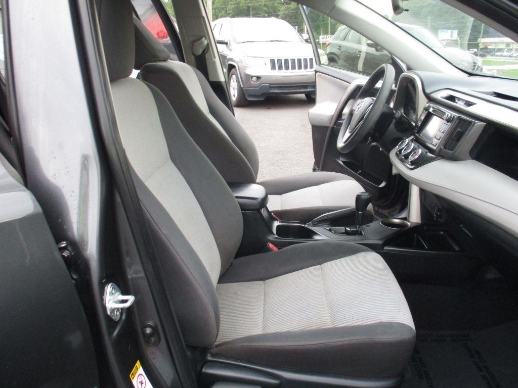 Toyota RAV4 LE FWD 2015